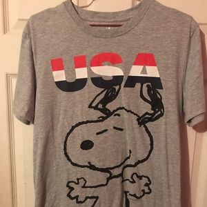 Family Fun Peanuts Snoopy USA Patriotic Gray T-Shirt Mens Medium M